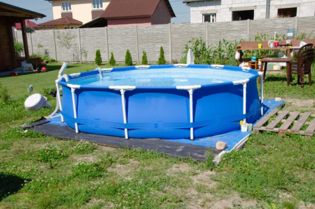 Zimowa Odyseja basenu stelażowego